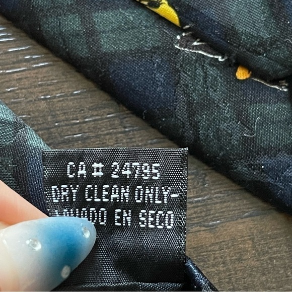 Warner Bros. Vintage 1993 Looney Tunes Mania Plaid Tie - Picture 6 of 7